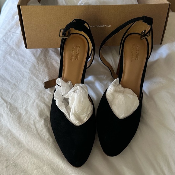 Tabitha Simmons Suede Whipstitch Trim D'Orsay Pumps Sz 38